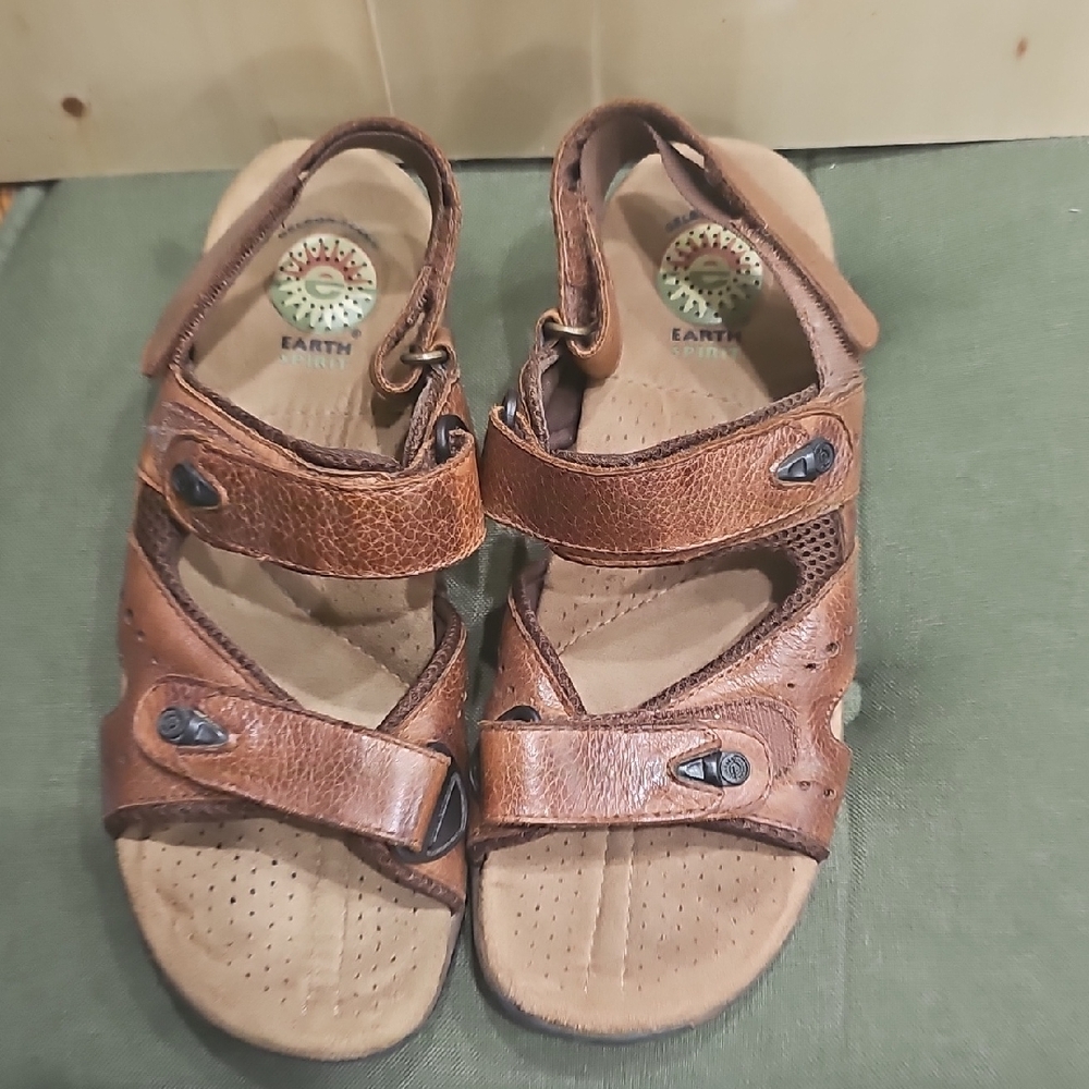 Earth Kids Tan Leather Sandals
